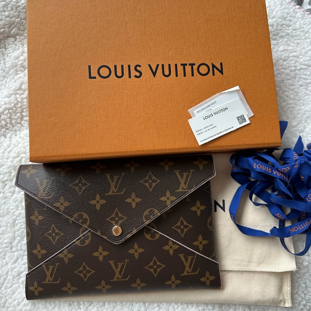 BNIB LV Kirigami (Large) 🌸
